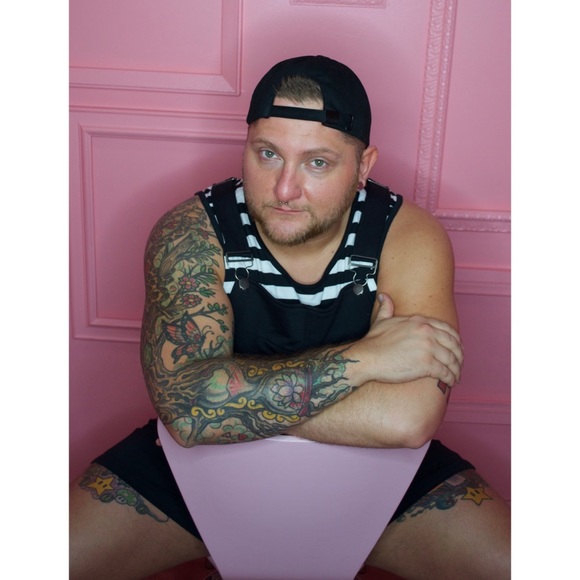 Meet your Posher, Jon Jon! - Picture 4 of 8